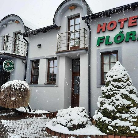 Hotel Flora Bešeňová Kültér fotó