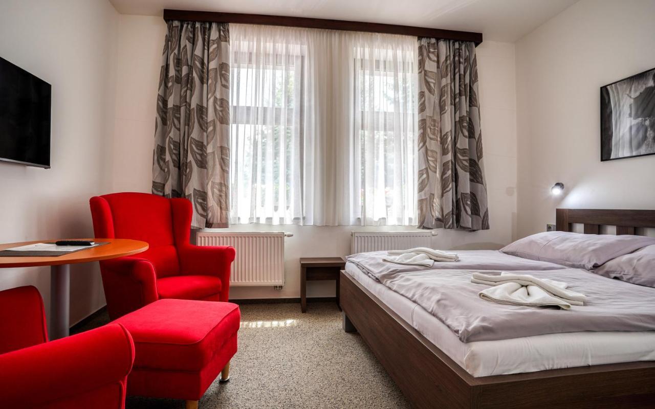 Hotel Flora Bešeňová Kültér fotó