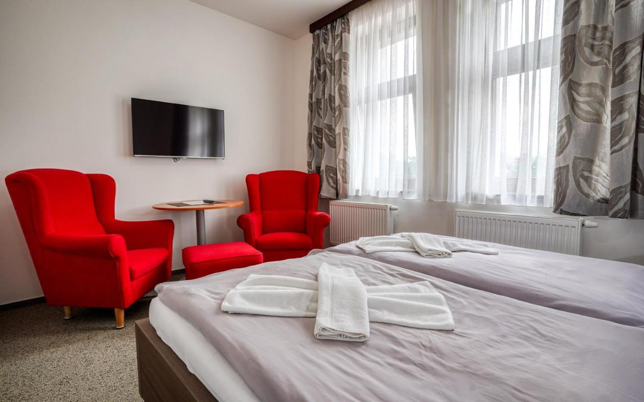 Hotel Flora Bešeňová Kültér fotó