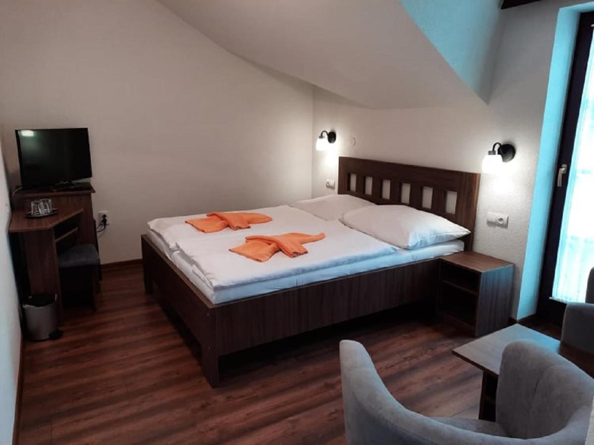 Hotel Flora Bešeňová Kültér fotó