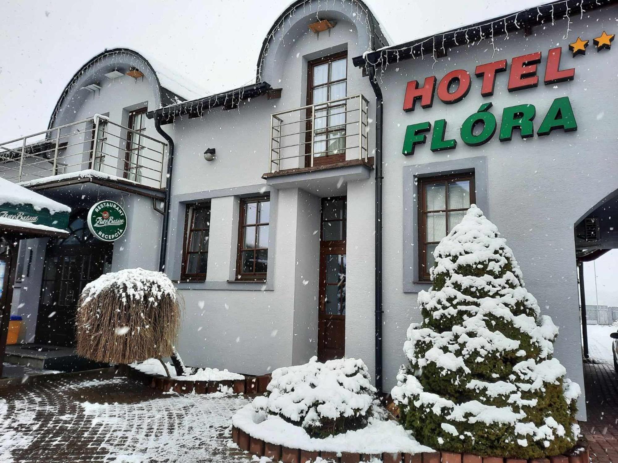 Hotel Flora Bešeňová Kültér fotó