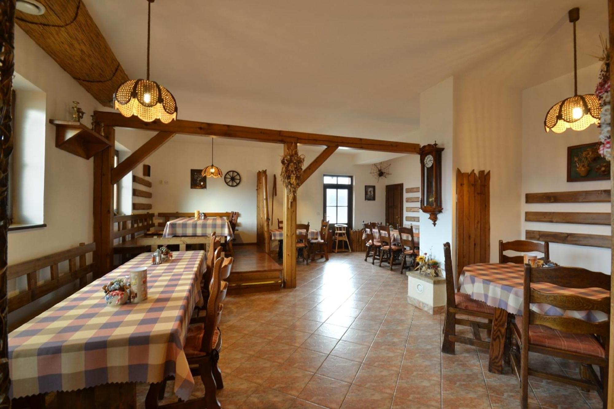 Hotel Flora Bešeňová Kültér fotó