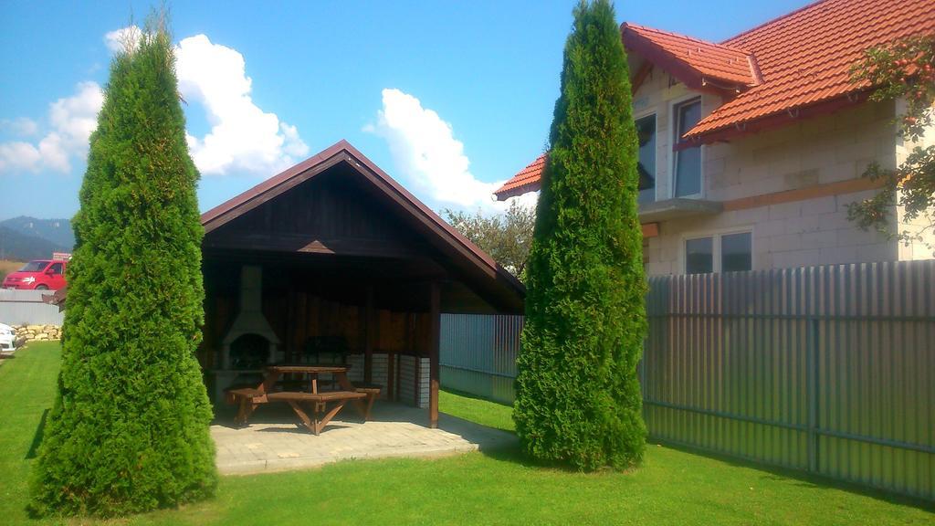 Hotel Flora Bešeňová Kültér fotó