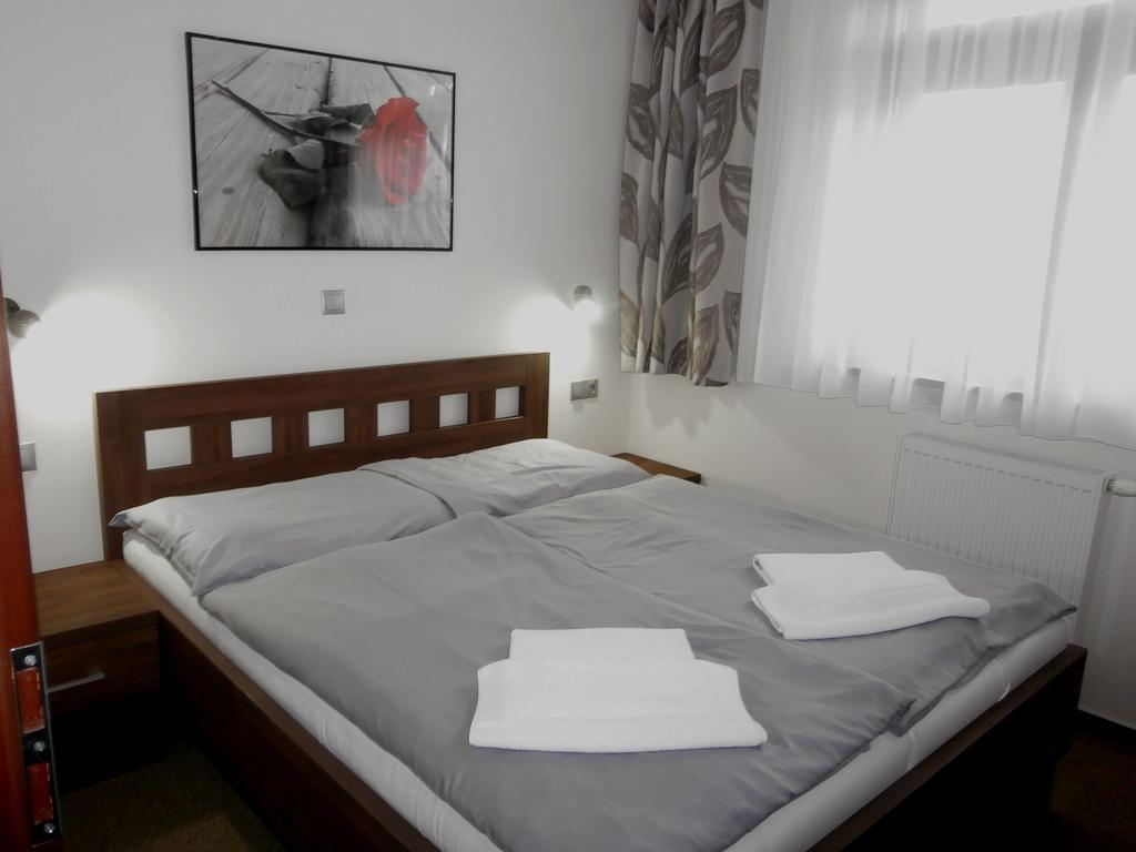 Hotel Flora Bešeňová Kültér fotó