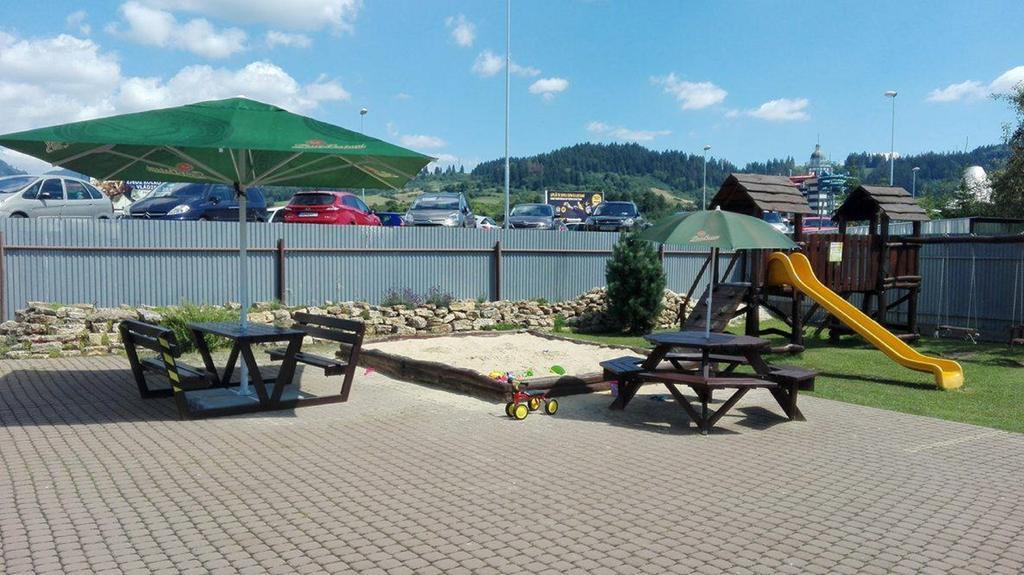 Hotel Flora Bešeňová Kültér fotó