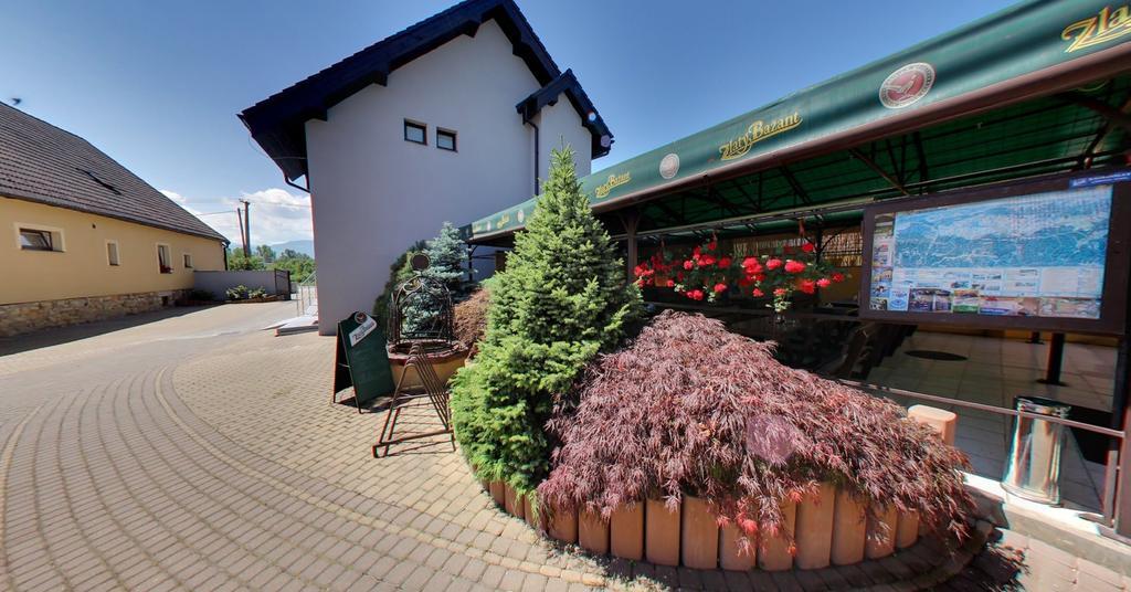 Hotel Flora Bešeňová Kültér fotó