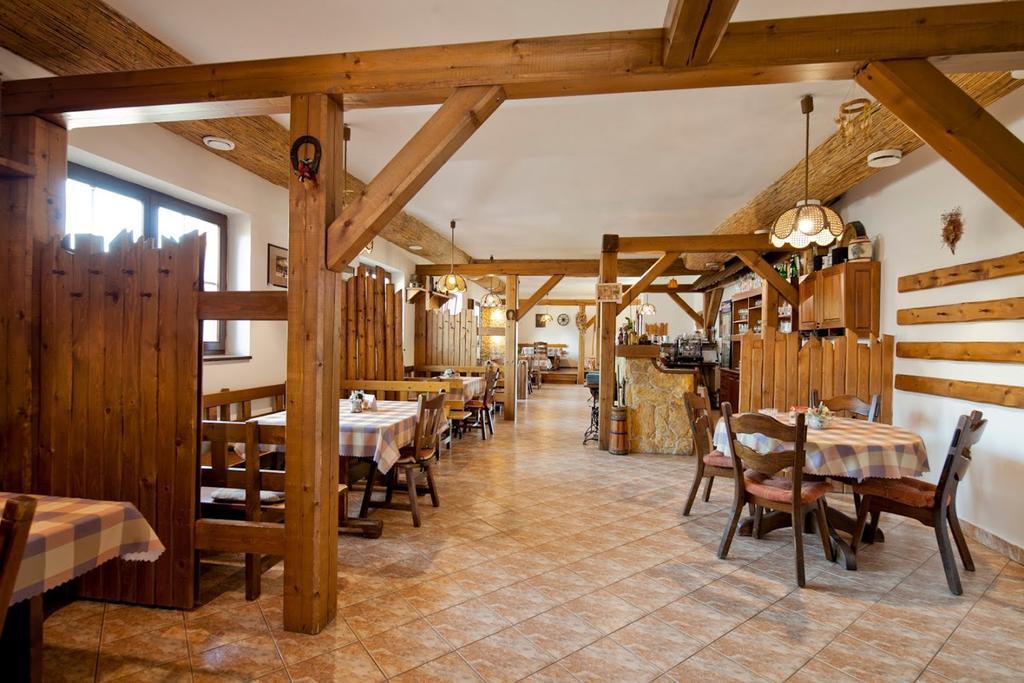 Hotel Flora Bešeňová Kültér fotó